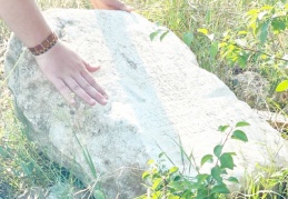 Tarlada 2 bin yıllık kitabe bulundu