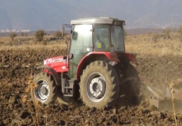 Tarlalar buğday ve arpa ekimine hazırlanıyor 