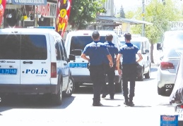 Tartıştığı şahsı sokak ortasında silahla yaraladı