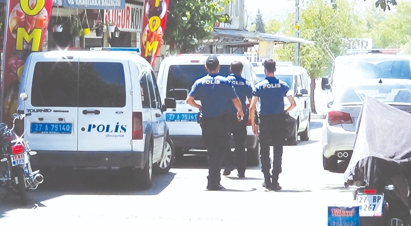 Tartıştığı şahsı sokak ortasında silahla yaraladı