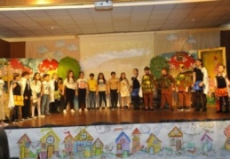 "Taş Çorbası ve Bencil Bev" İngilizce sahnelendi 