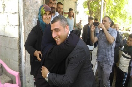 Taşdoğan&#039;dan adaylık sevincini annesi ile paylaştı