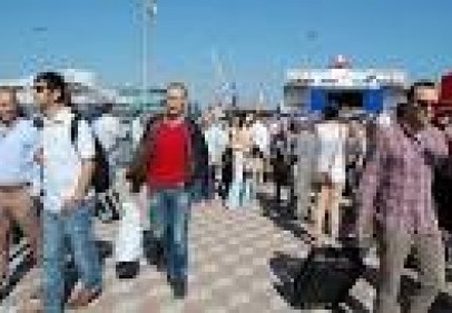 Tatilciler, akraba ve arkadaşlarının evinde kalıyor