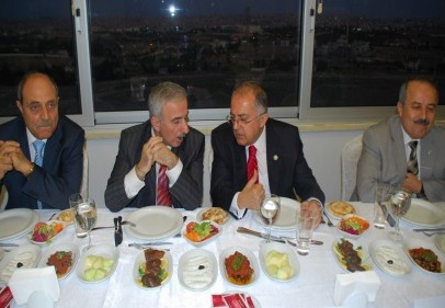 Tayini çıkan hakim ve savcılar için yemek verildi