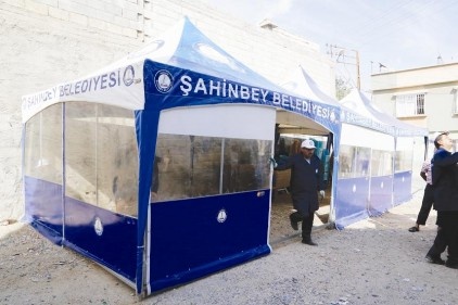 Taziye Evi&#8217;, çadır ekibi acılı ailelere yardımcı oluyor