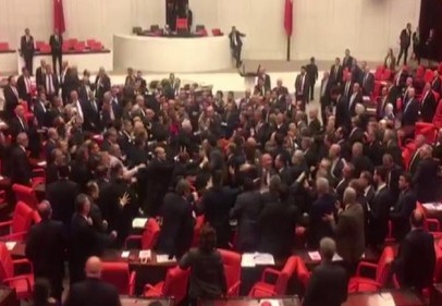 TBMM Genel Kurulunda kavga çıktı!