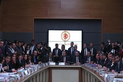 TBMM'de anayasa mesaisi sürecek