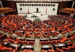 TBMM'de memur ve emekliye ek zam mesaisi sürecek
