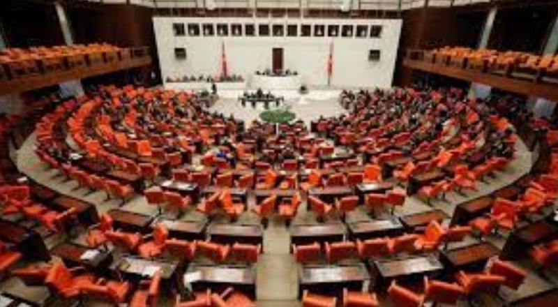 TBMM'de memur ve emekliye ek zam mesaisi sürecek