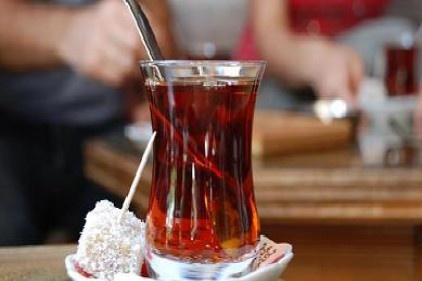 TBMM&#039;de milletvekili ve personel çayı tercih etti