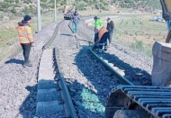 TCDD deprem bölgesinde hasar gören tren raylarını onarıyor
