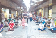 Tedbirler yetersiz, vatandaş duyarsız! Virüs tırmanıyor!