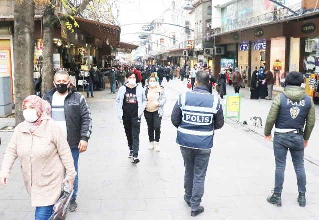 Tedbirleri ihlal eden 565 kişiye para cezası, 100 kişiye ikaz