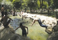 Tehlikeye mikroba aldırdıkları yok