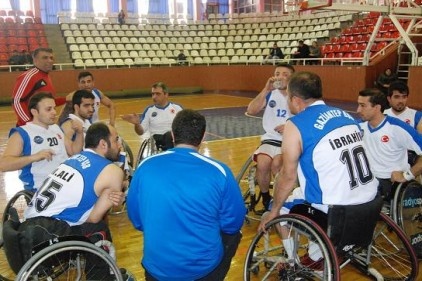 Tekerlekli Sandalye Basketbol Takımı64 &#8211; 57 rövanşı aldı