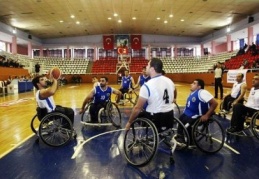 Tekerlekli Sandalye Basketbol Takımı lige farklı başladı