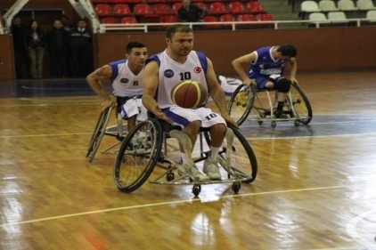 Tekerlekli Sandalye Basketbol Takımı,Muş Engellileri 70-62 yendi