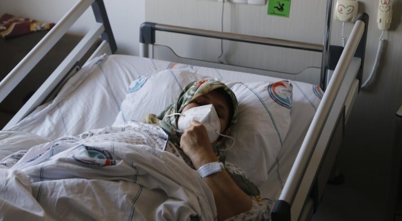 Tekirdağ'da tedavi altına alınan depremzede kadın: "Depremde 9 yakınımızı kaybettik"