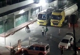 Tekme ve yumruk darbeleri alan şahıs bayıldı