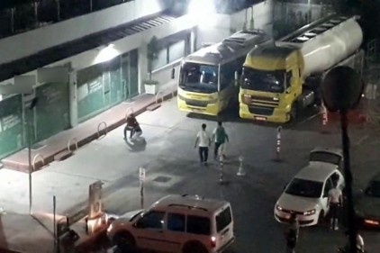Tekme ve yumruk darbeleri alan şahıs bayıldı