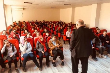 Teknolojinin sirayet ettiği toplumlarda kişiler arası iletişim giderek zayıflıyor