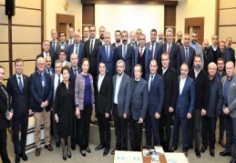Tekstil sektörü, üretim ve istihdam açısından çok önemli bir sektör