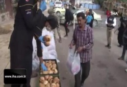 Tel Abyadlılara ekmek dağıtıldı