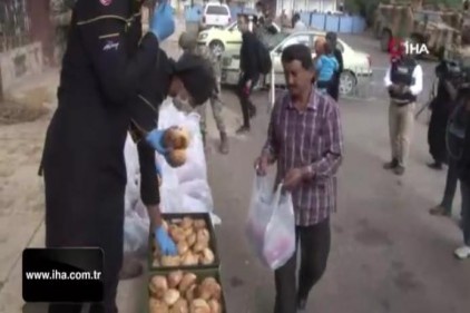 Tel Abyadlılara ekmek dağıtıldı