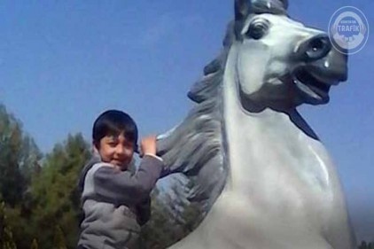 Televizyon izlerken başından vurulan çocuk hayatını kaybetti 
