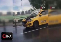 TEM Otoyolu'nda kaputu açık halde seyreden taksi hayrete düşürdü