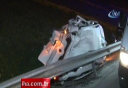 TEM’de feci kaza: 1 ölü 2 yaralı