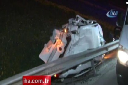 TEM’de feci kaza: 1 ölü 2 yaralı