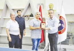 Tenis turnuvasının kazananı Kahraman oldu