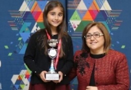 Tenisin şampiyonu Ayda Akçayöz