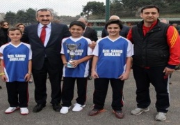 Teniste İl Şampiyon oldular