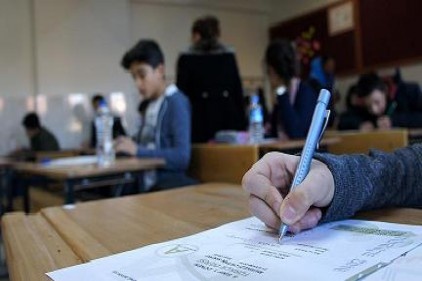 TEOG&#039;da birinci gün oturumu sona erdi