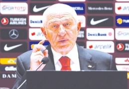 TFF Başkanı Nihat Özdemir'den yabancı kuralı açıklaması: Yeniden değerlendireceğiz