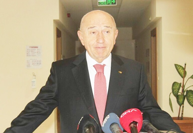 TFF Başkanı Özdemir: Limit aşımında cezayı veririm, puan silmeye kadar da yolu var