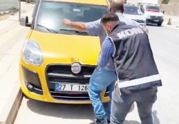 Ticari taksiyle kaçak sigara sevkiyatı KOM’a takıldı
