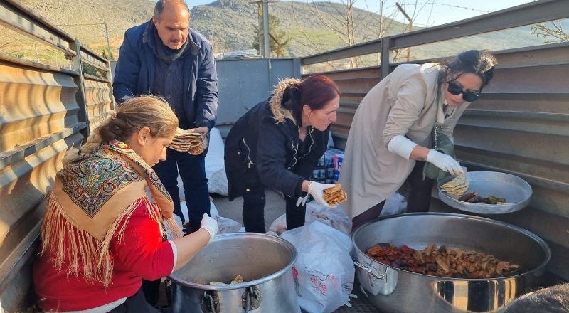 Tilkiler Köyü Derneği’nden depremzedelere İftar lokması