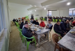 Tilkiler Köyü Derneği’nden depremzedelere İftar lokması