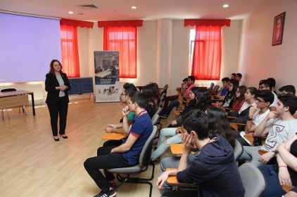 Tıp Fakültemizde öğrencilerimiz 6 yıllık bir eğitim alacak