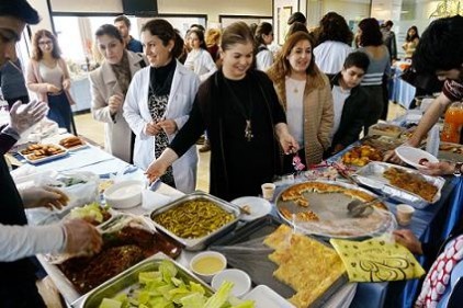 Tıp Fakültesi öğrencileri yararına kermes düzenlendi