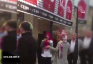 Tipini beğenmediği palyaçoya saldırdı