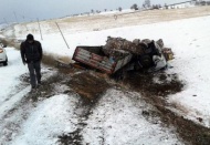 TIR şarampole uçtu: 1 ağır yaralı