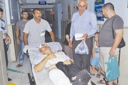 Tır&#8217;a çarpan motorsiklet sürücüsü yaralandı 