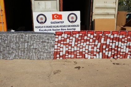 TIR&#8217;ın kaçak sigara saklanan gizli bölmesi saatler süren çaba sonunda bulundu 
