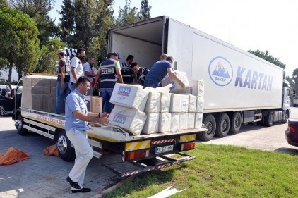 TIR&#039;ın kasasından 121 bin paket kaçak sigara çıktı