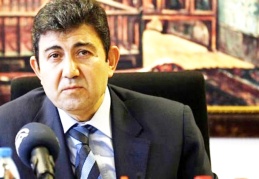 "Titanik gibiyiz, batmak üzereyiz, bunlar hâlâ güvertede orkestra çalıyor"