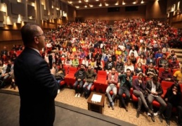 Tiyatro festivalini 10 bin kişi izledi 